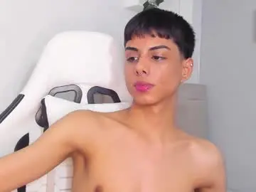 Chaturbate Live Sex Cam of thomas_wild