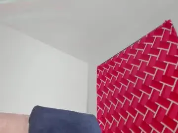 Chaturbate Live Sex of emiily15_