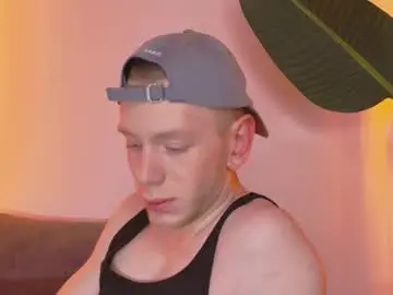 Chaturbate Live Sex Cam of enigmaticsmile