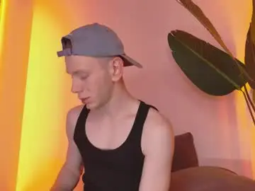 Chaturbate Live Sex Cam of enigmaticsmile