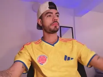Chaturbate Best live sex cam show of tiagorobles