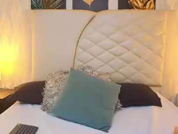 Chaturbate Live Sex Cam of amberr_greyy