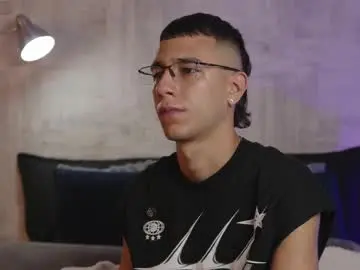 Chaturbate Free Live Porn of symonprince