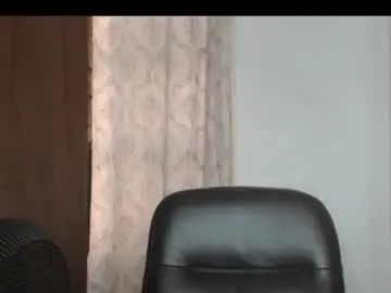 Chaturbate Live Sex Cam of bad_bitchgirl2