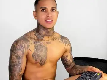 Chaturbate Live Sex Cam of tyler_bell_