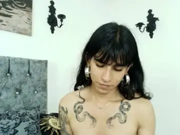 Chaturbate Sex Cam of bella_poisonous