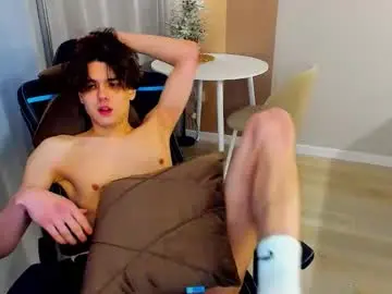 Chaturbate Live Sex Cam of travisrivas