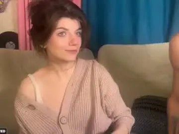 Chaturbate Live Sex Cam of pocket_lovers