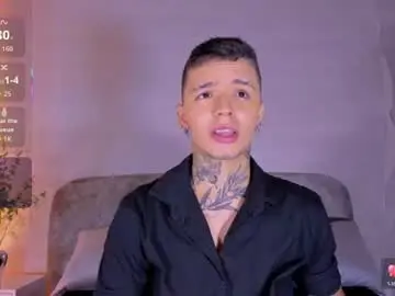 Chaturbate Watch Live Sex Cams of ian_castillo_