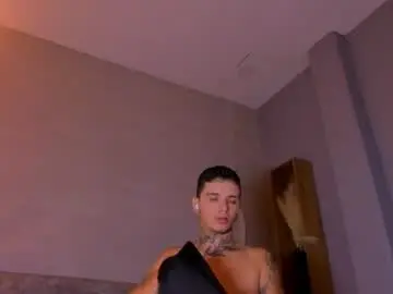 Chaturbate Adult Video Chat of ian_castillo_