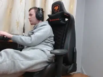 Chaturbate Adult Video Chat of iliaskrisloveee