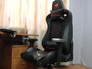 Chaturbate Adult Video Chat of iliaskrisloveee