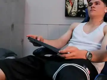 Chaturbate Sex Cam of roan_birkin