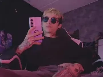 Chaturbate Best live sex cam show of acidmilo