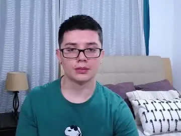 Chaturbate Live Sex Cam of kevinhunts