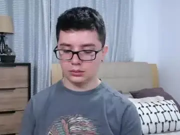 Chaturbate Free Porn Cam of kevinhunts