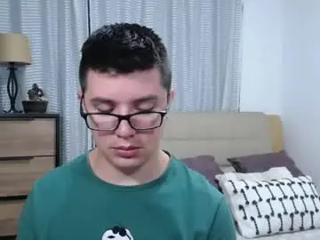 Chaturbate Live Sex Cam of kevinhunts