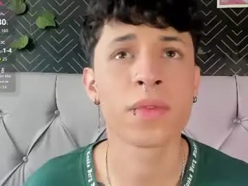 Chaturbate Live Sex Cam of axel_evanss
