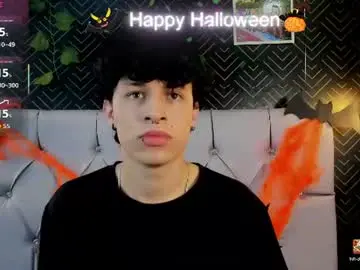 Chaturbate Nude Webcam of axel_evanss
