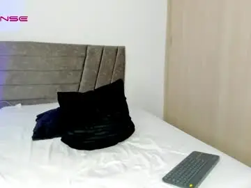 Chaturbate Live Sex Cam of ithan_salvatore