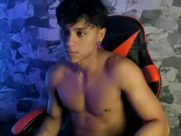Chaturbate Sex Chat of zyzz_1812