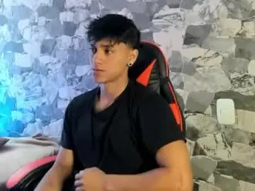 Chaturbate Live Porn of zyzz_1812