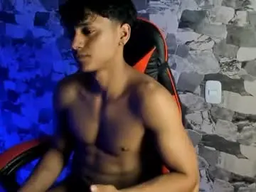 Chaturbate Live Sex of zyzz_1812