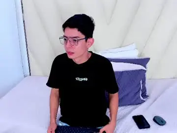 Chaturbate Live Sex Cam of ethan12_