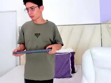 Chaturbate Free Porn Cam of ethan12_
