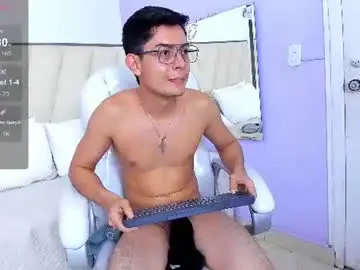 Chaturbate Live Sex Cam of ethan12_