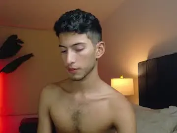 Chaturbate Live Porn of ethan_skiny_