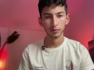 Chaturbate Private Sex Chat of ethan_skiny_