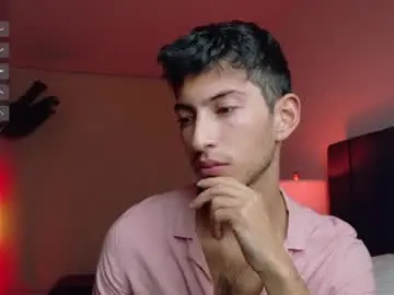 Chaturbate Live Sex Cam of ethan_skiny_