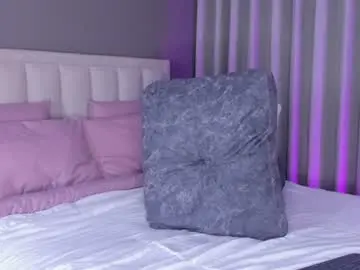 Chaturbate Live Sex Cam of valeria_lewiis