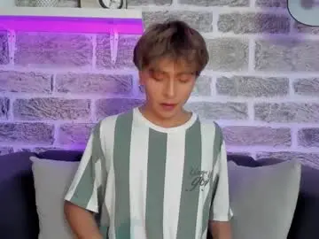 Chaturbate Live Sex Cam of black1_moon