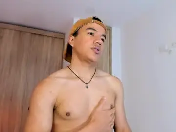 Chaturbate Live Sex Cam of george_cams1
