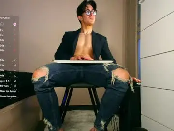 Chaturbate Live Sex Cam of christianlevine_