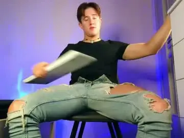 Chaturbate Live Sex Cam of christianlevine_