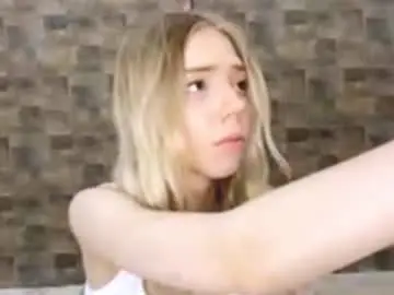 Chaturbate Live Sex Cam of kristiancommes