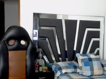 Chaturbate Free Porn Cam of noah_harris01