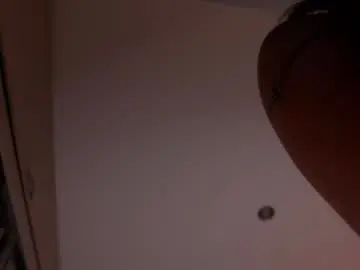 Chaturbate Adult Video Chat of emily_____