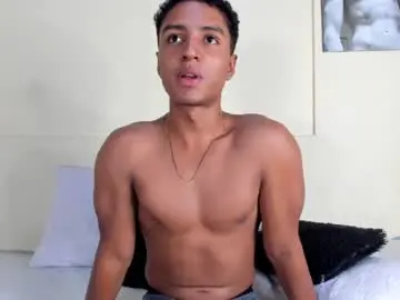 Chaturbate Free Porn Cam of magnusking_