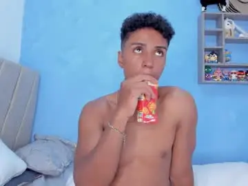 Chaturbate Live Sex Cam of magnusking_