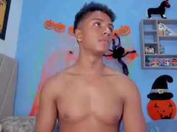 Chaturbate Watch Live Sex Cams of magnusking_