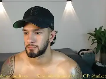 Chaturbate Adult Video Chat of mikethomson01
