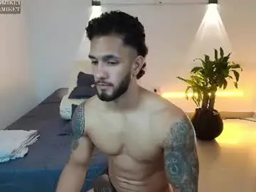 Chaturbate Nude Webcam of mikethomson01