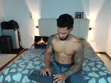 Chaturbate Live Sex Cam of mikethomson01