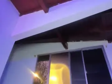 Chaturbate Watch Live Sex Cams of sharickebonyts