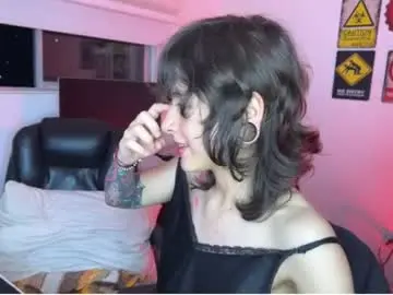 Chaturbate Live Sex Cam of twilightmuses