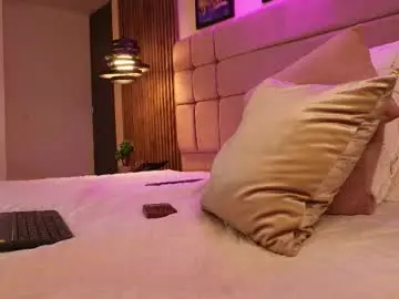 Chaturbate Watch Live Sex Cams of chloe_cherry21